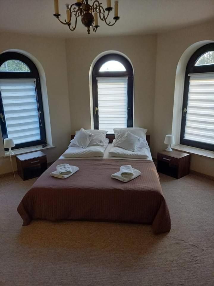 Villa Falsztyn Holiday Home Экстерьер фото